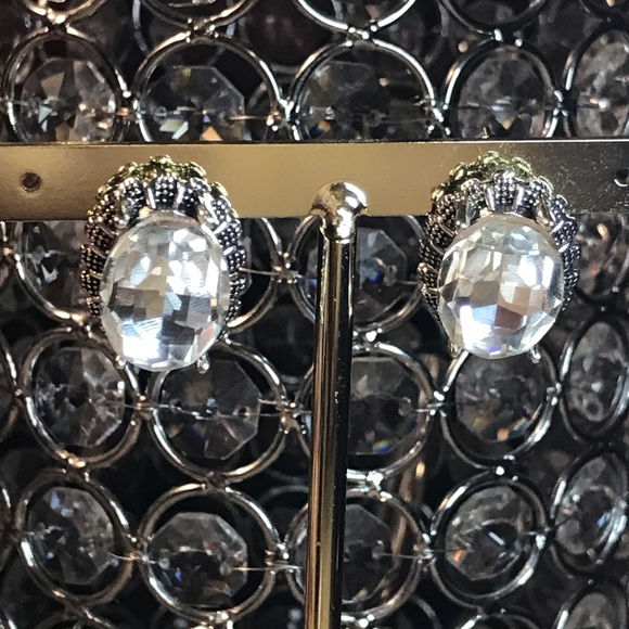 Vintage Gemstone Oval Silver and Black  Earrings - Picture 4 of 6